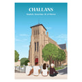 une famille assise sur un banc face à l'église de Challans.