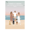 Affiche illustrée et personnalisée représentant une famille à la plage, sur le sable face à la mer