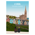 Affiche illustrée et personnalisable représentant une famille face à la ville de Cork, entourée de ses rues colorées, de la rivière Lee et des paysages emblématiques du sud de l’Irlande.