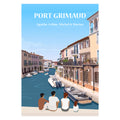une famille assise sur un blanc face à Port Grimaud
